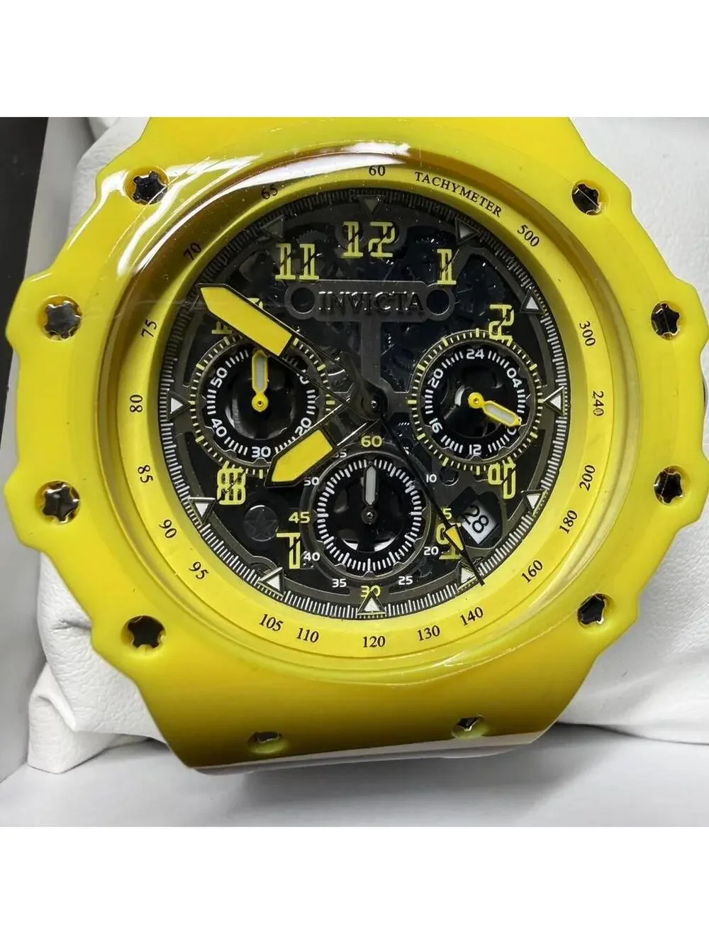 Invicta Racing Vaulthan 69649 Men's 43.5mm White/Yellow NEW